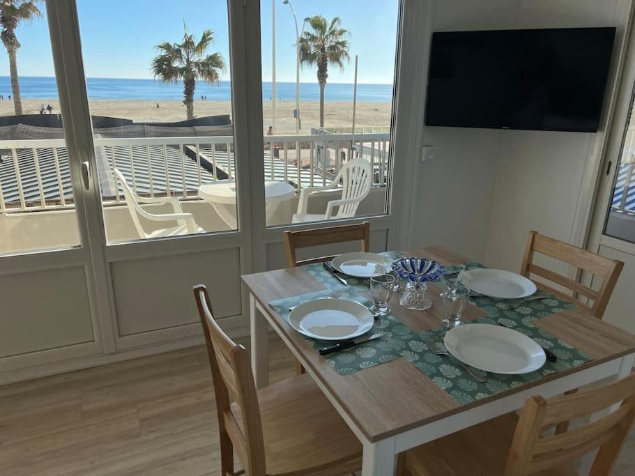 Le Carrousel - Apt Vue Mer - Plage A 10 M - Clim - Wifi Canet-en-Roussillon Buitenkant foto