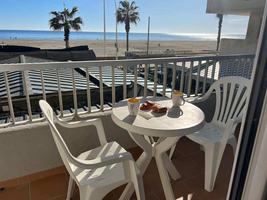 Le Carrousel - Apt Vue Mer - Plage A 10 M - Clim - Wifi Canet-en-Roussillon Buitenkant foto