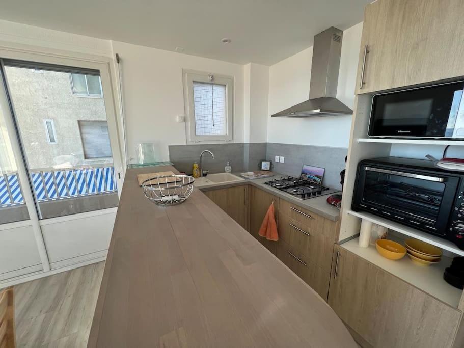 Le Carrousel - Apt Vue Mer - Plage A 10 M - Clim - Wifi Canet-en-Roussillon Buitenkant foto